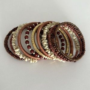 Multi color beaded bracelet NWOT